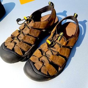 10.5m sandals. Pull knot